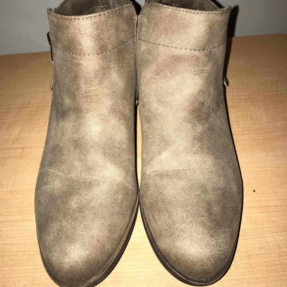 Tan Booties 🥾